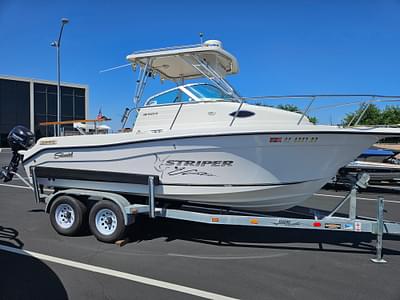 BOATZON | Seaswirl Striper 2101 Walkaround IO 2004