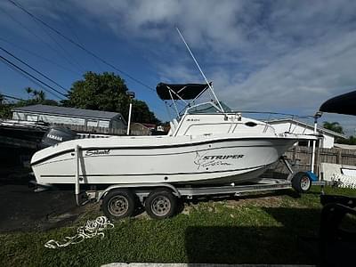 BOATZON | Seaswirl Striper 2301 Walkaround OB 2003