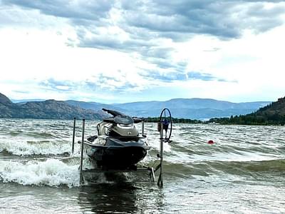 BOATZON | ShoreMaster 1200lb PWC Lift 2025