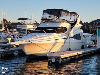 BOATZON | Silverton 330 Sport Bridge