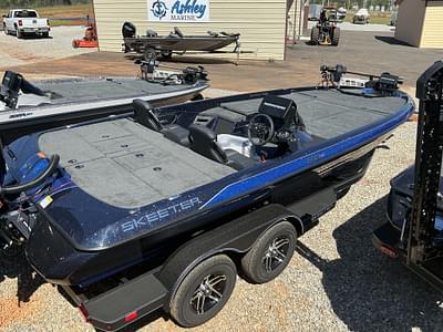 BOATZON | Skeeter ZXR Series ZXR21 COLOR 2 2025