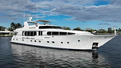 BOATZON | Sovereign Westport Pilothouse OnDeck Master 2001