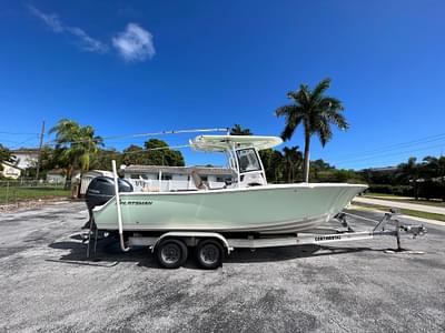 BOATZON | Sportsman Heritage 251 Center Console 2020