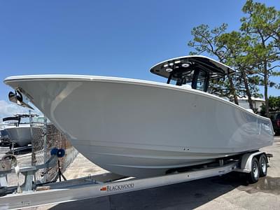 BOATZON | Sportsman Heritage 261 Center Console 2025