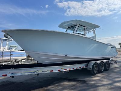 BOATZON | Sportsman Open 302 Center Console 2025