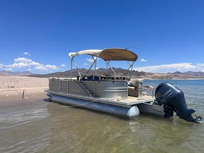 BOATZON | 2018 Starcraft 24 CXE Tritoon