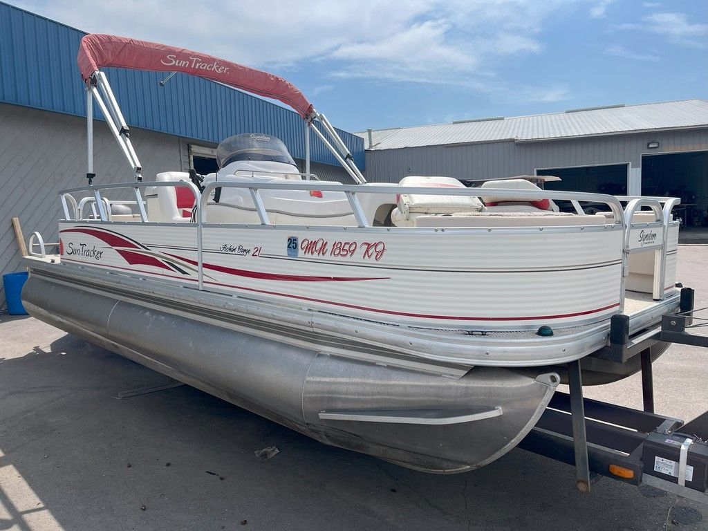 2008 Sun Tracker 21 Fishin Barge - Sold Boat
