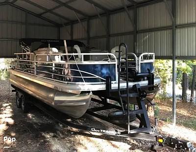 BOATZON | Sun Tracker 22 DLX Fishin Barge