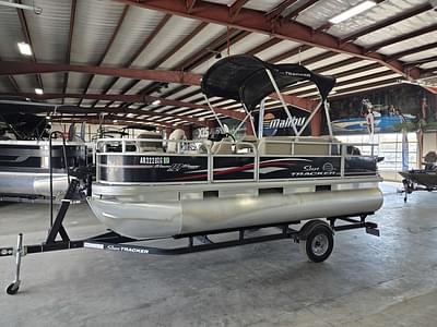 BOATZON | Sun Tracker BASS BUGGY 18 DLX 2017