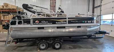 BOATZON | Sun Tracker Bass Buggy 18 DLX 2021