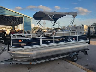 BOATZON | Sun Tracker Bass Buggy 18 DLX 2023