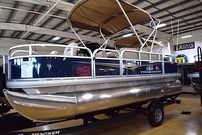 BOATZON | Sun Tracker Bass Buggy 18 DLX 2025