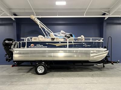 BOATZON | Sun Tracker Bass Buggy 18 DLX 2025