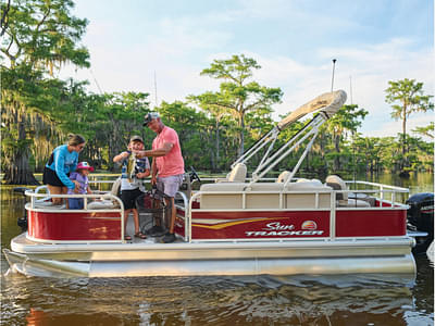 BOATZON | Sun Tracker Bass Buggy 18 DLX 2025