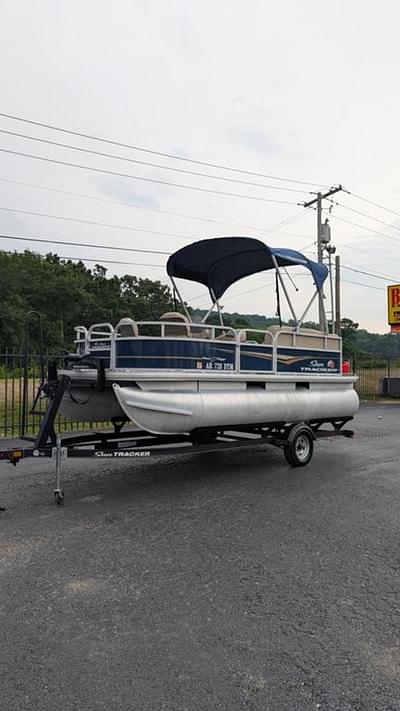 BOATZON | Sun Tracker BB16 2020