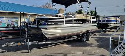 BOATZON | Sun Tracker Fishin Barge 20 DLX 2021