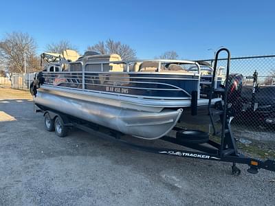 BOATZON | Sun Tracker Fishin Barge 20 DLX 2023