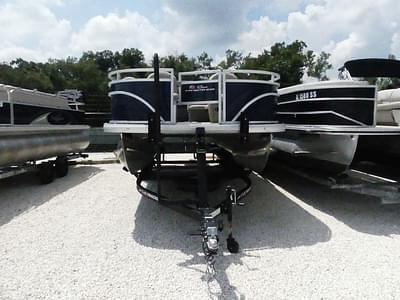 BOATZON | Sun Tracker Fishin Barge 20 DLX 2024