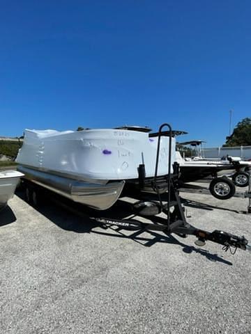 BOATZON | Sun Tracker Fishin Barge 20 DLX 2024