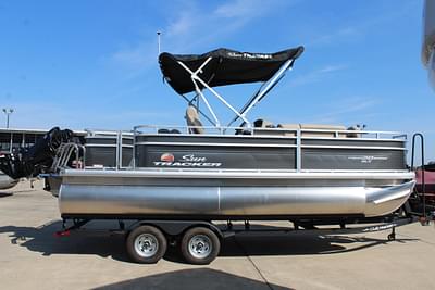 BOATZON | Sun Tracker Fishin Barge 20 DLX 2025