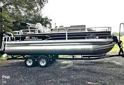 BOATZON | Sun Tracker Fishin Barge 20 DLX