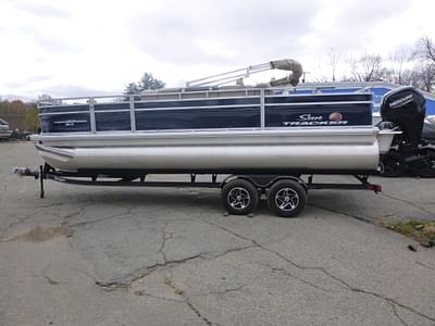 BOATZON | Sun Tracker Fishin Barge 22 DLX 2025