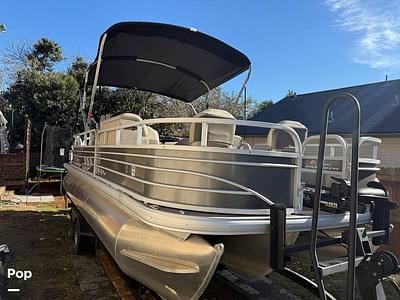 BOATZON | Sun Tracker Fishin Barge 22 DLX