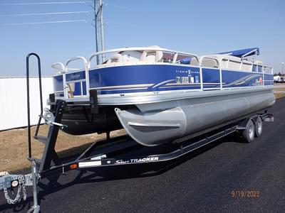 BOATZON | Sun Tracker Fishin Barge 24 DLX 2014