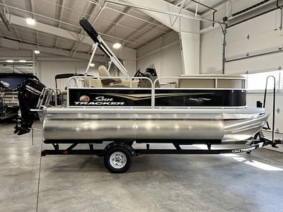 BOATZON | Sun Tracker PARTY BARGE 16 DLX 2025 BOATZON | Sun Tracker PARTY BARGE 16 DLX 2025