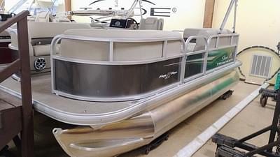 BOATZON | Sun Tracker Party Barge 16 DLX 2025