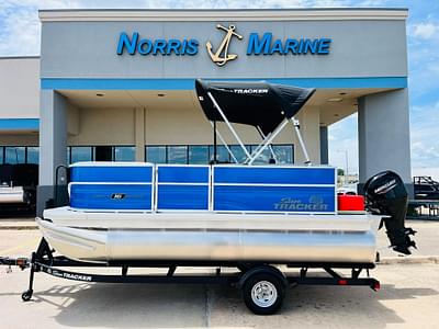 BOATZON | Sun Tracker Party Barge 16 DLX 2026