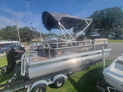 BOATZON | Sun Tracker Party Barge 18 DLX 2020