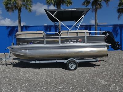 BOATZON | Sun Tracker Party Barge 18 DLX 2023