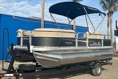 BOATZON | Sun Tracker Party Barge 18 DLX 2025