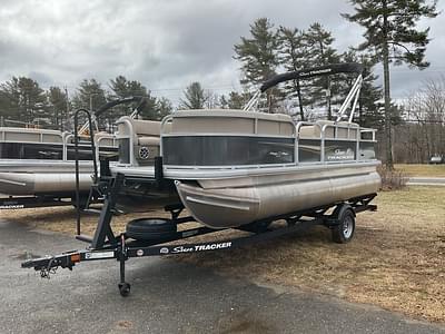 BOATZON | Sun Tracker Party Barge 18 DLX 2025