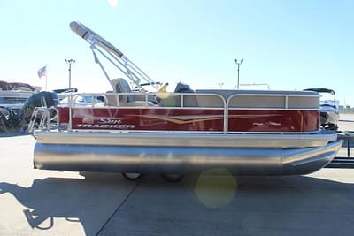 BOATZON | Sun Tracker Party Barge 18 DLX 2025