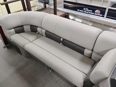 BOATZON | Sun Tracker Party Barge 20 DLX 2024