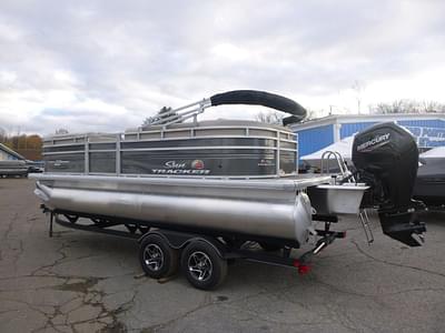 BOATZON | Sun Tracker Party Barge 20 DLX 2025