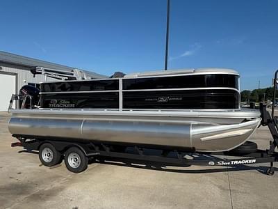 BOATZON | Sun Tracker Party Barge 20 DLX 2026