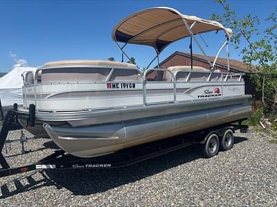 BOATZON | Sun Tracker PARTY BARGE 22 DLX 2015