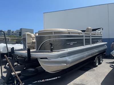 BOATZON | 2024 Sun Tracker Party Barge 22 DLX