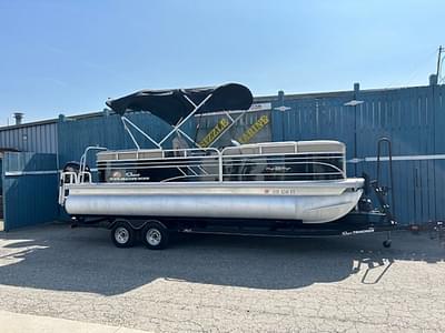 BOATZON | Sun Tracker Party Barge 22 RF DLX 2020