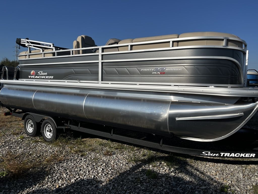 2025 Sun Tracker Party Barge 22 XP3 - Sold Boat