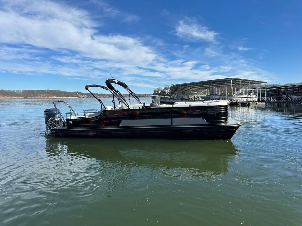 2025 SunCatcher Elite 326SS - Sold Boat