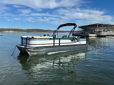 BOATZON | SunCatcher Select 324SL 2025 BOATZON | SunCatcher Select 324SL 2025