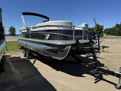 BOATZON | SunChaser 22 LR DH 90HP BUNK TRAILER 2024