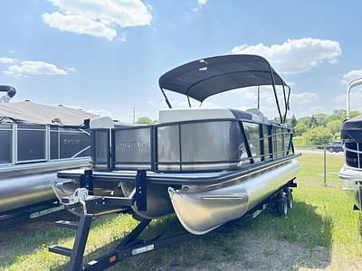 BOATZON | SunChaser 22 LR DH PTS TRIPLE 150HP BUNK TRAILER 2025