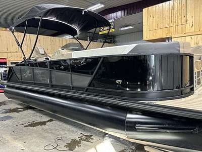 BOATZON | SunChaser 25 SBX BAR TRIPLE 250HP BUNK TRAILER 2025