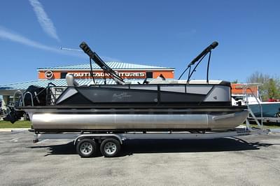 BOATZON | SunChaser Eclipse 8523 Fish 2023
