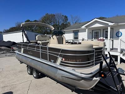 BOATZON | SunChaser Geneva 22 Center Console Pontoon 2019